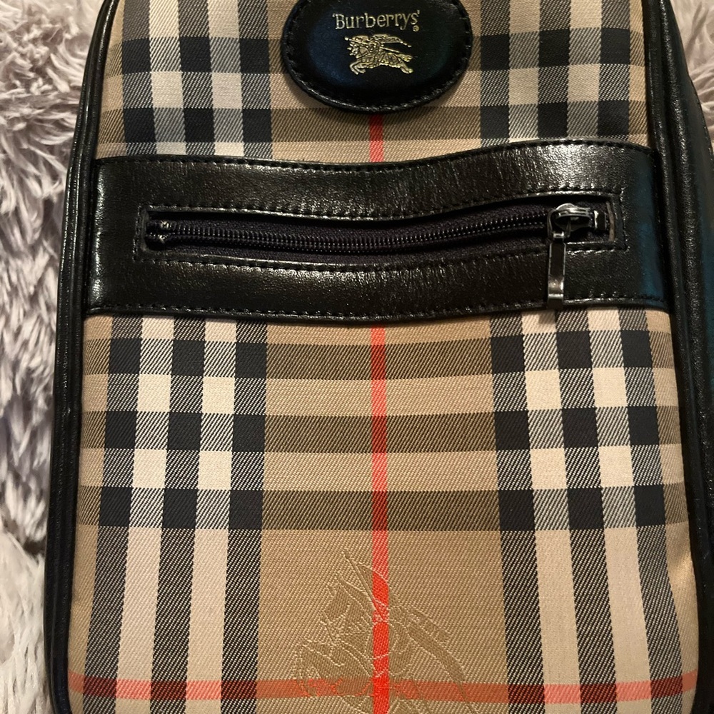 Authentic Vintage Burberrys Plaid Clutch With Strap❤️